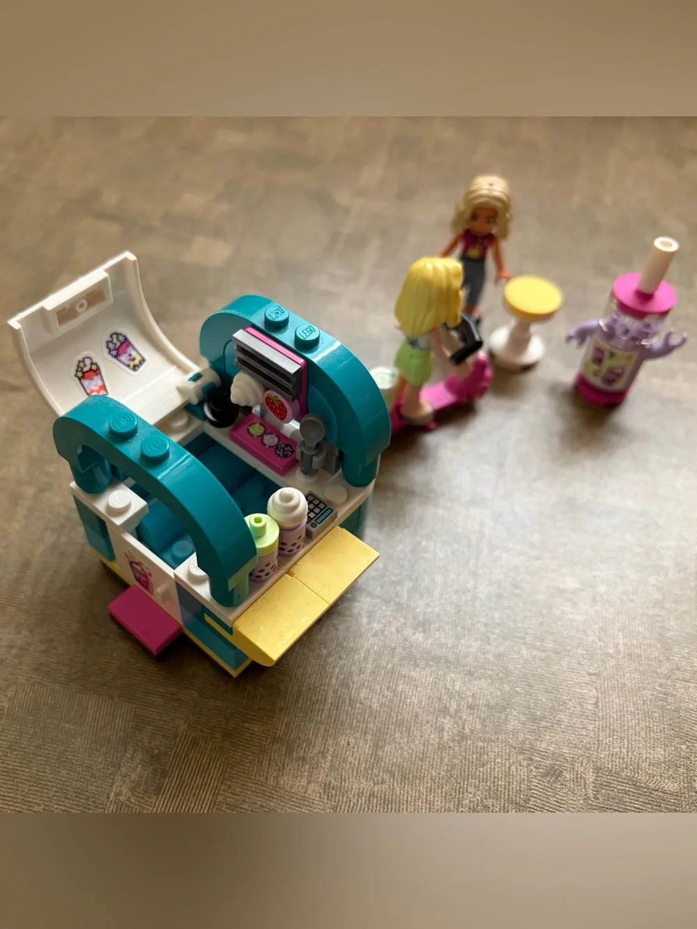 LEGO Friends Mobile Bubble Tea Shop 41733 (Retired, Torn Box)